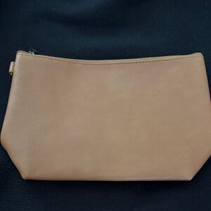 NWT - Thirty One Tapered Pouch (Caramel Smooth Pebble)